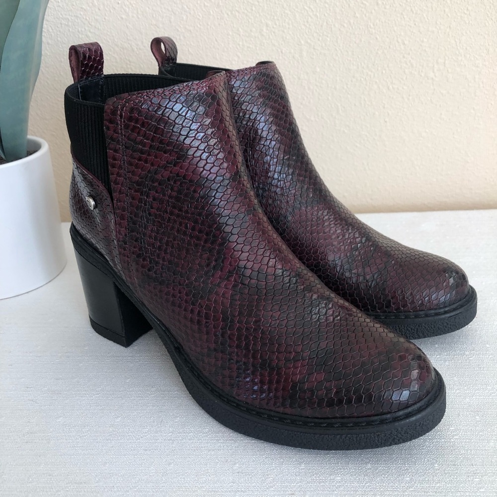 New Santorini Burgundy Snake Leather Heeled Chesea Ankle Boots Women’s EU38 US7